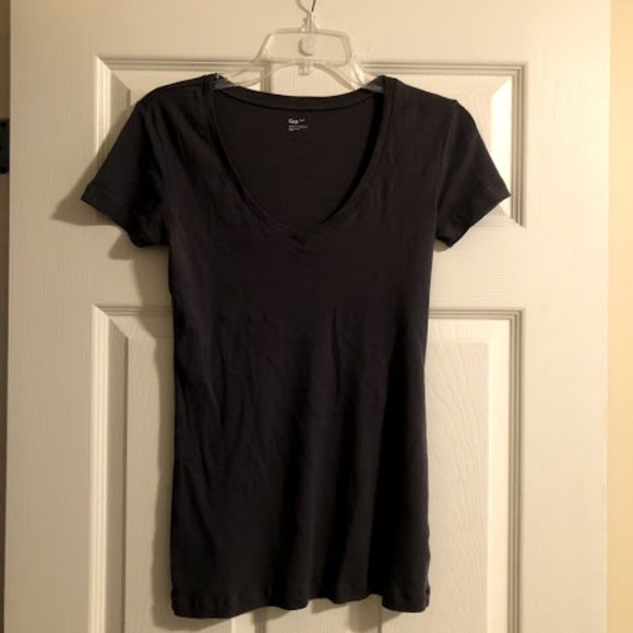 Gap Tee - Picture 2 of 5
